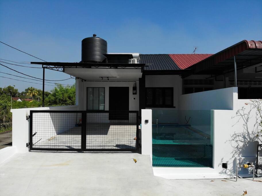 Zen Retreat Glass Pool Villa Taiping Εξωτερικό φωτογραφία